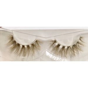 Ash blonde/brown 3D mink lashes